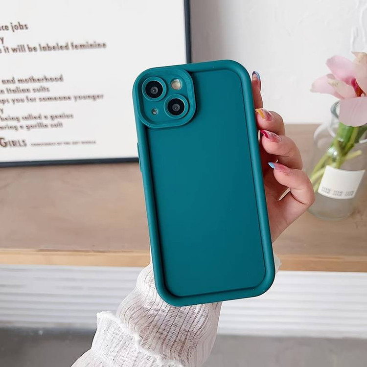 کاور موکولو مدل Silicone Puffer Strap مناسب برای گوشی موبایل اپل iPhone 13 Mini به همراه بندآویز