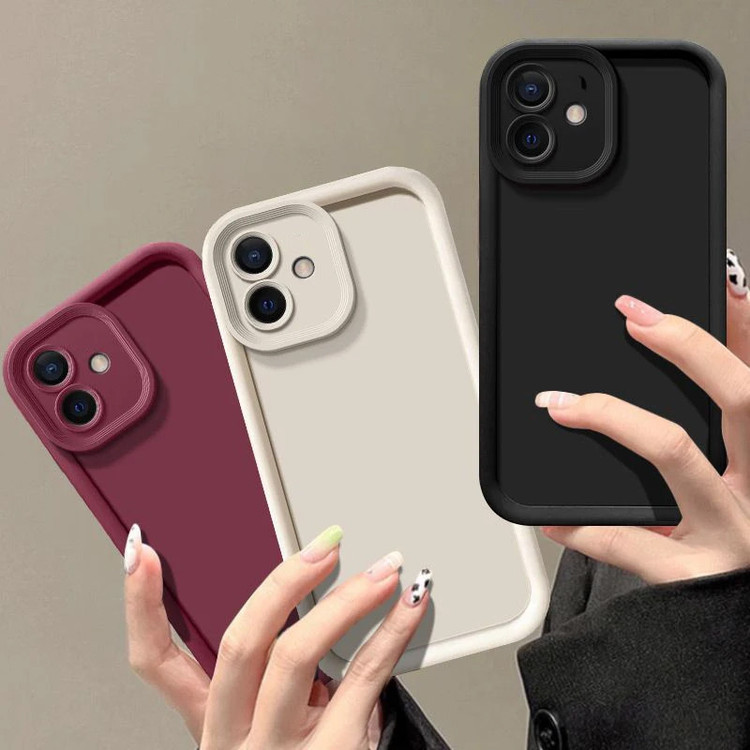 کاور موکولو مدل Silicone Puffer Strap مناسب برای گوشی موبایل سامسونگ Galaxy A06 به همراه بند آویز