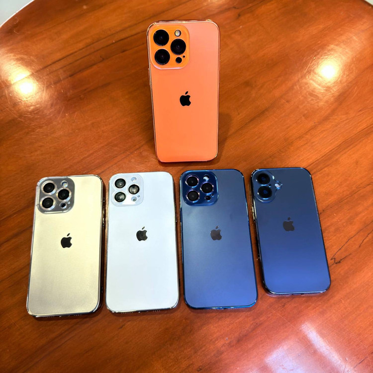 کاور مدل کلاسیک مناسب برای گوشی موبایل اپل iphone 17