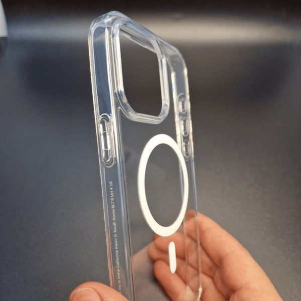 کاور اسپیگن مدل ultra hybrid clear magsafe مناسب برای گوشی موبایل اپل iphone 14