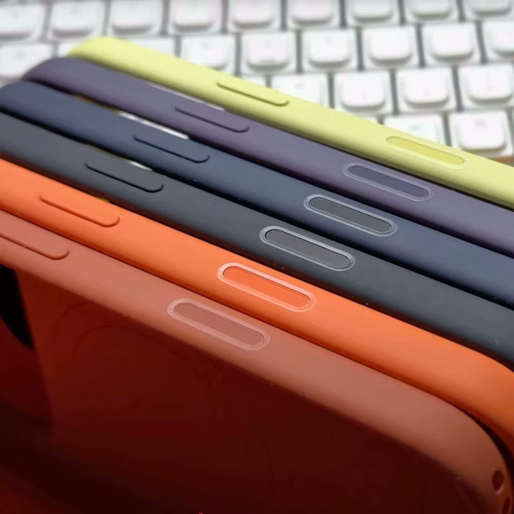 کاور بادیگارد مدل سیلیکونی مناسب برای گوشی موبایل اپل iPhone 17 Pro Max