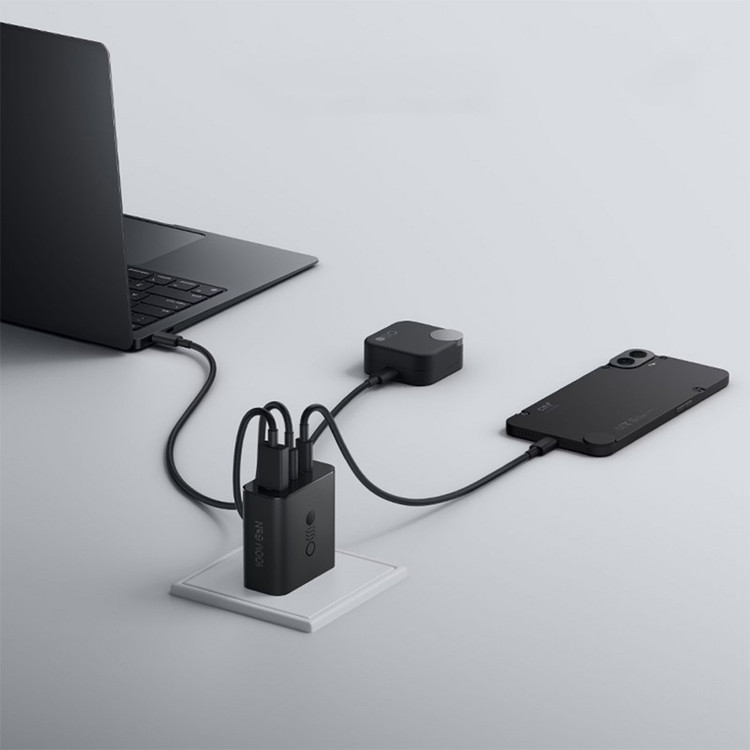 شارژر دیواری 100 وات سه پورت ناتینگ مدل CMF Power GaN به همراه کابل USB-C طول 1.5 متر