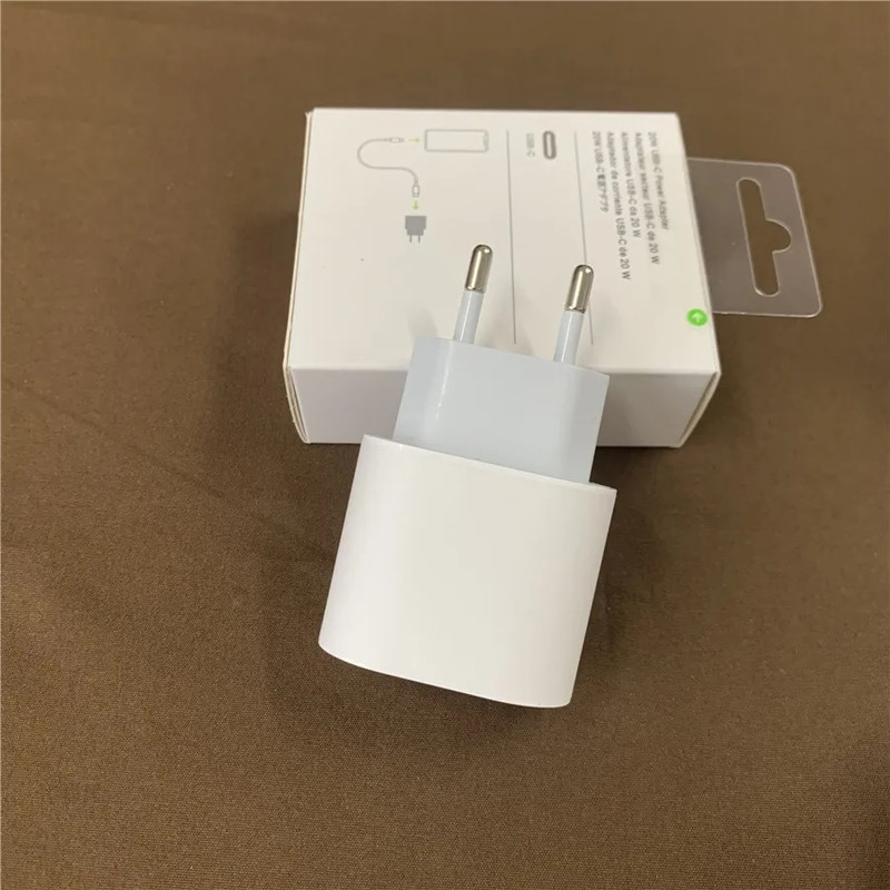 شارژر دیواری ۲۰ وات مدل USB-C به همراه کابل لایتنینگ