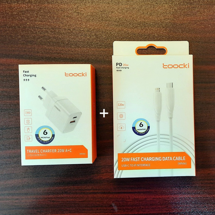 شارژر دیواری 20 وات دو پورت توکی مدل JT-P20F به همراه کابل تبدیل USB-C به لایتنینگ