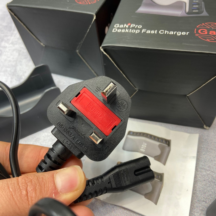 شارژر رومیزی 140 وات 10 پورت مدل MH_1000W