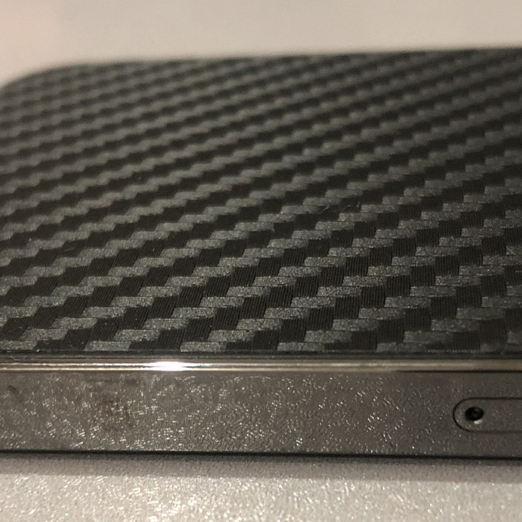برچسب پوششی ایرگلوری طرح کربن مدل Air مناسب برای گوشی موبایل اپل Iphone 17 Pro