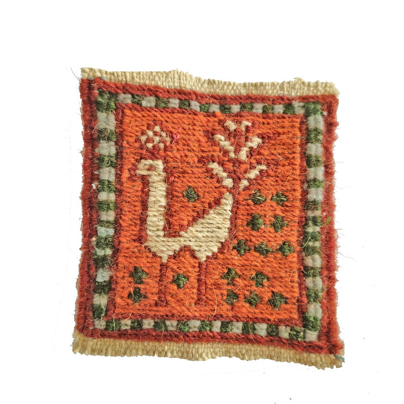 گلیم دست باف طرح طاووس نیک ثمر