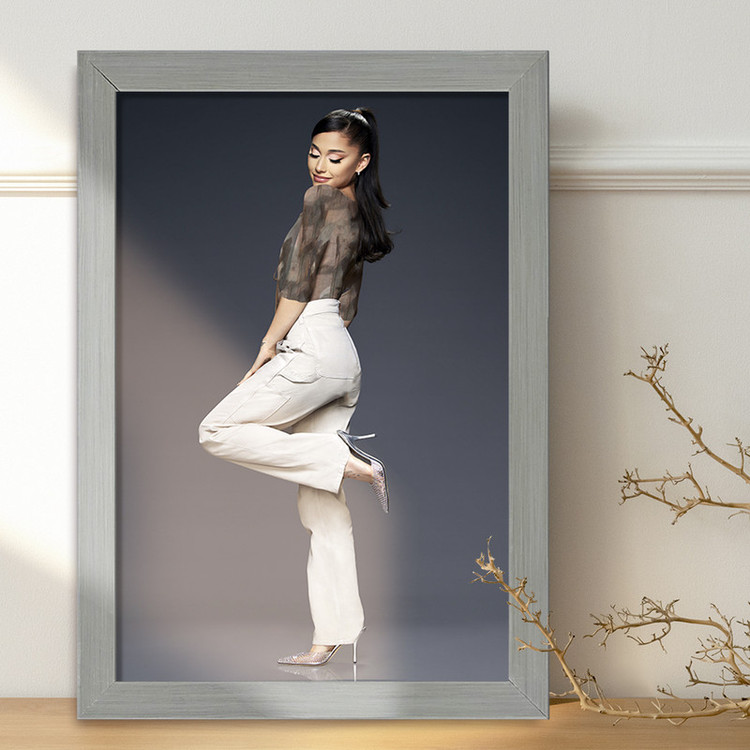 تابلو خندالو طرح آریانا گرانده Ariana Grande کد 19083