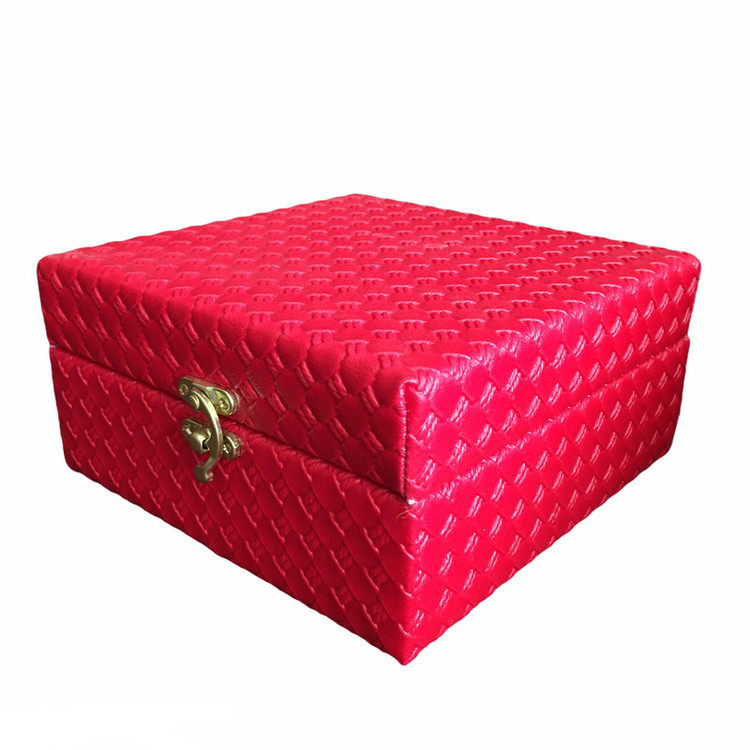 باکس گل مصنوعی مدل حرف M
