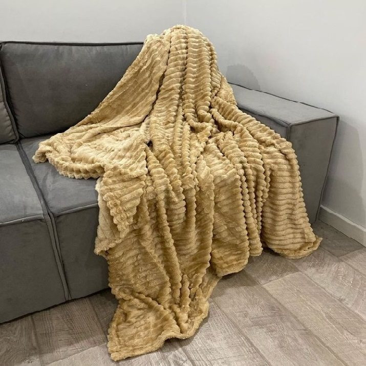 پتو مسافرتی طرح پلیسه کد P08 سایز 240×200 سانتی متر
