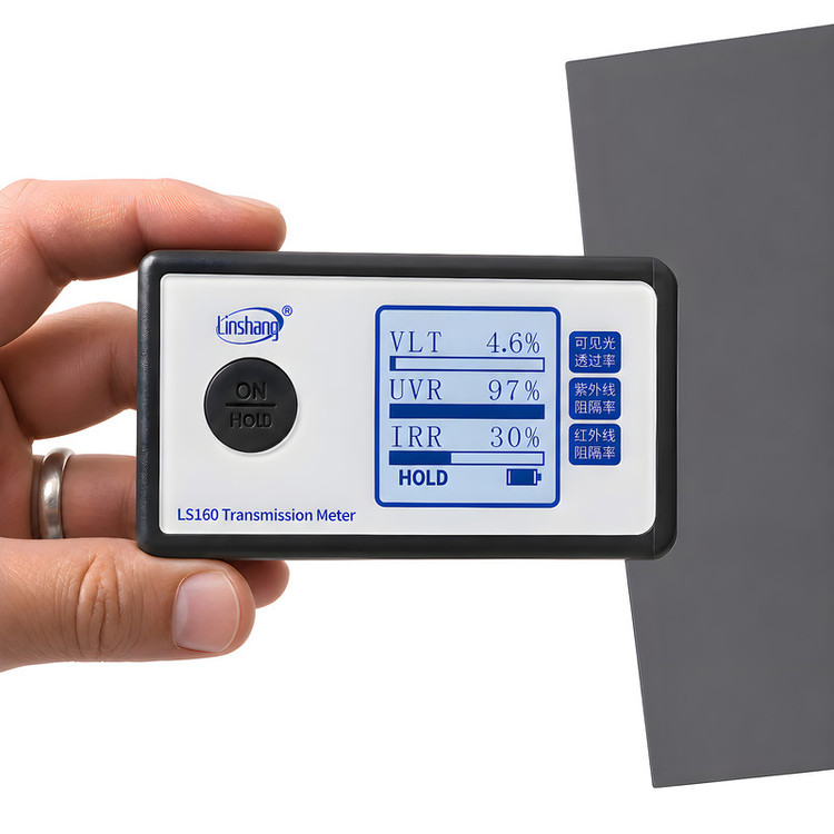برچسب دودی شیشه خودرو کلاو مدل ضد خش 5 درصد آنتی یووی دو لایه کد claw-iiim-05 رول 4 متری