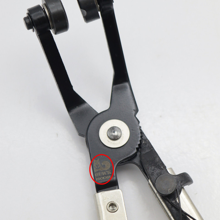 انبر بست شلنگ رادیاتور مدل کوییک کد YPTP-ZAVIYEDAR-23CM سایز 9 اینچ