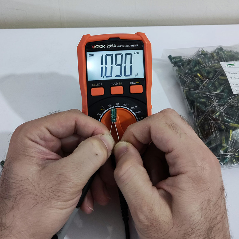 خازن الکترولیت 1 میکرو فاراد 50 ولت جی دبلیو کو کد SC03 بسته 24 عددی
