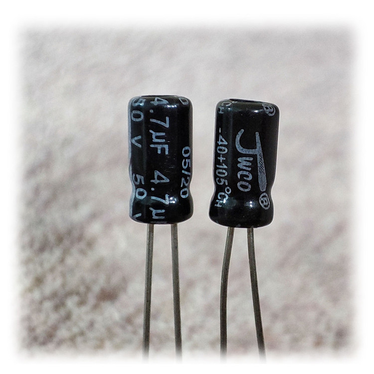 خازن الکترولیت 4.7uf-50V جی دبلیو کو کد Silvana-C02 بسته 25 عددی