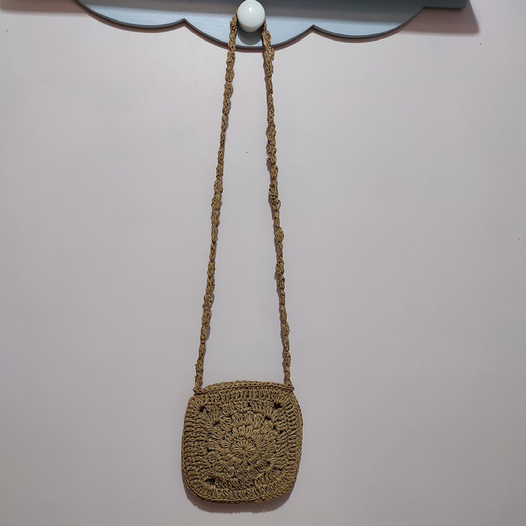کیف بافتنی مدل رافیا طرح مینیمال