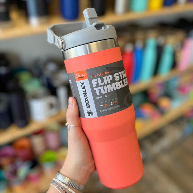 قمقمه 0.88 لیتری مدل Iceflow Flip Straw Tumbler، جنس استیل، دارای درب پیچی با سری پیچی آساننوش نیدار، عایق حرارت استیل