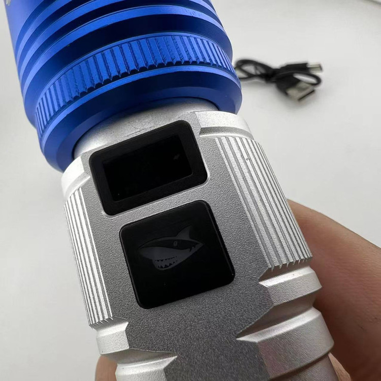 چراغ قوه دستی اسمایلینگ شارک مدل SD-7173 با نور مهتابی