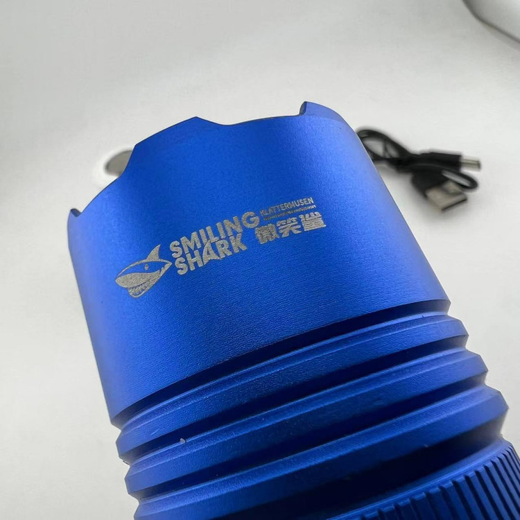 چراغ قوه دستی اسمایلینگ شارک مدل SD-7173 با نور مهتابی