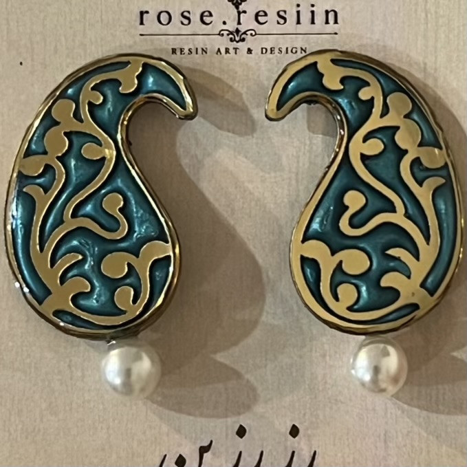 گوشواره دست دوز زنانه رز رزین مدل ترنج و مروارید